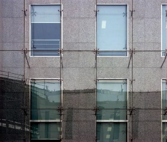 開放式雙層玻幕墻系統(tǒng)外層幕墻案例 開放式雙層玻幕墻系統(tǒng)外層幕墻案例